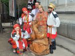 Гості з Вороніжу залюбки фотографувалися з дерев'яними козаками
